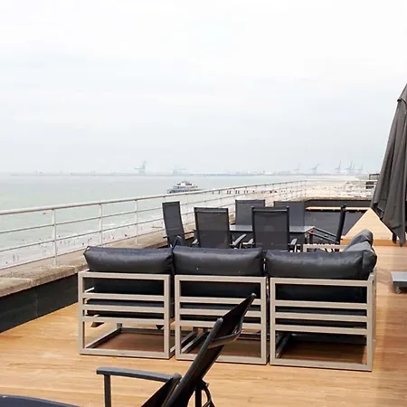 Penthouse For 4 People With Seaview Casa de Férias *